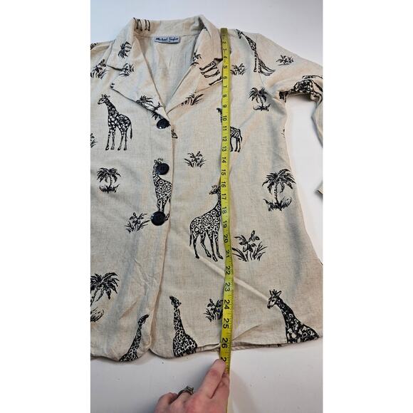 Michael Taylor sz M / L (?) Linen giraffe art shaket beige neutral button front - Picture 6 of 7